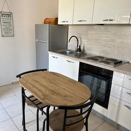 Ivana - Free Parking And 100m From The Apartment *