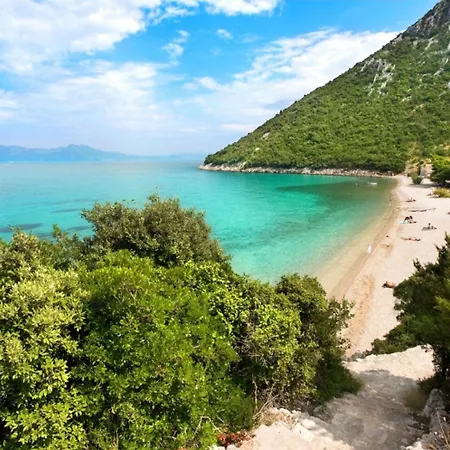 Ivana - Free Parking And 100m From The