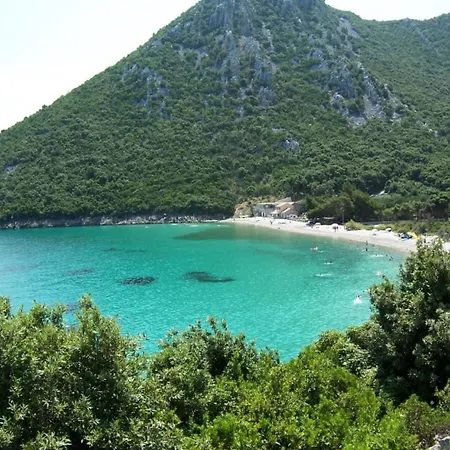 Ivana - Free Parking And 100m From The Apartment Trpanj